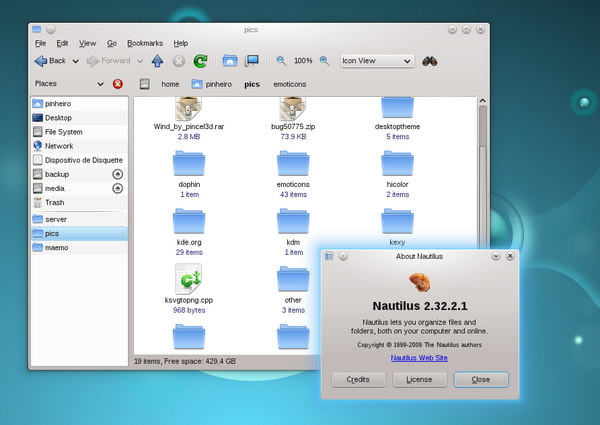 The new Oxygen GTK theme helps to integrate non-KDE applications in a Plasma workspace