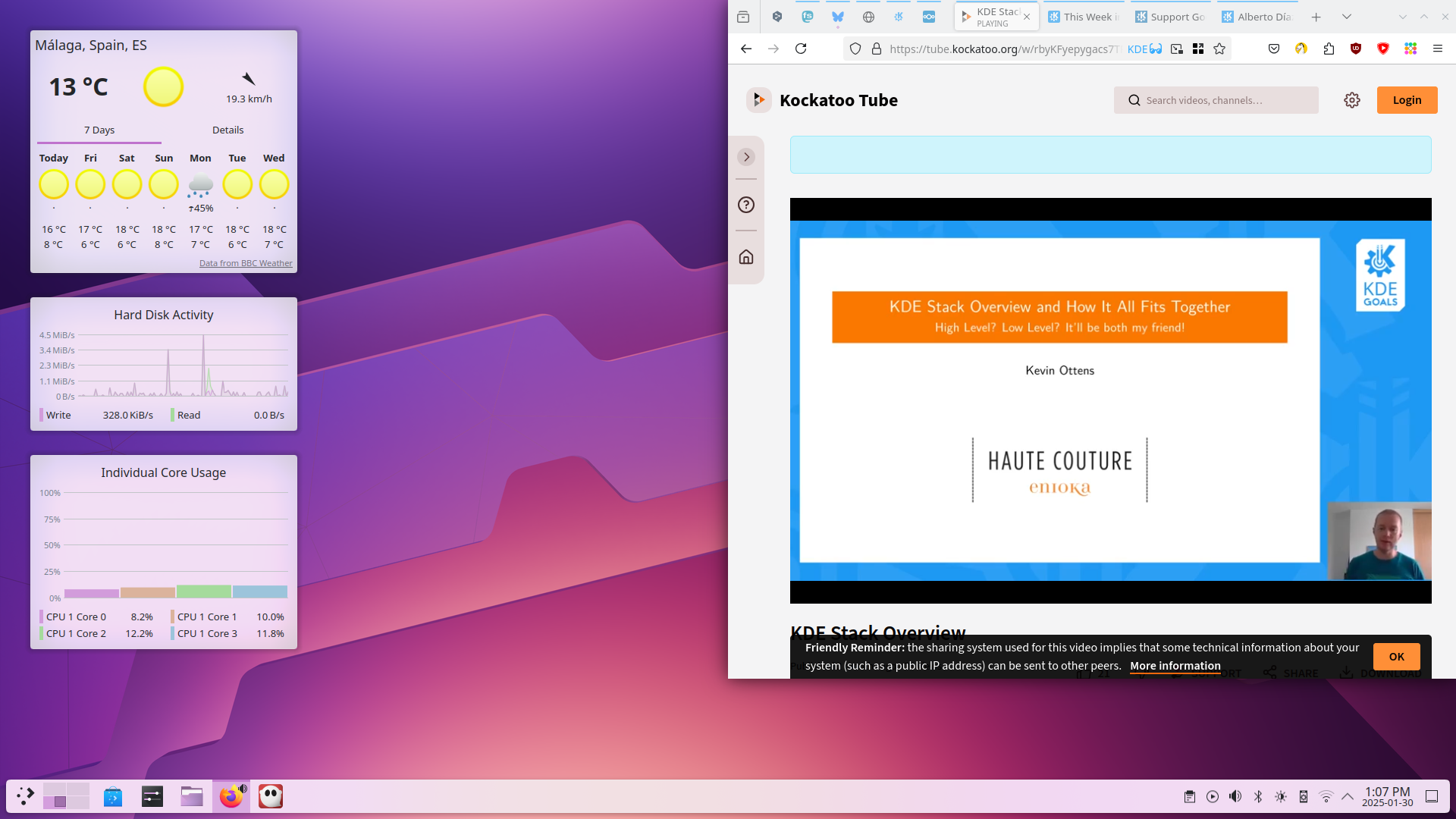 الويدجت الشفافة تضيف لمسة أنيقة لِسطح حاسوبك.