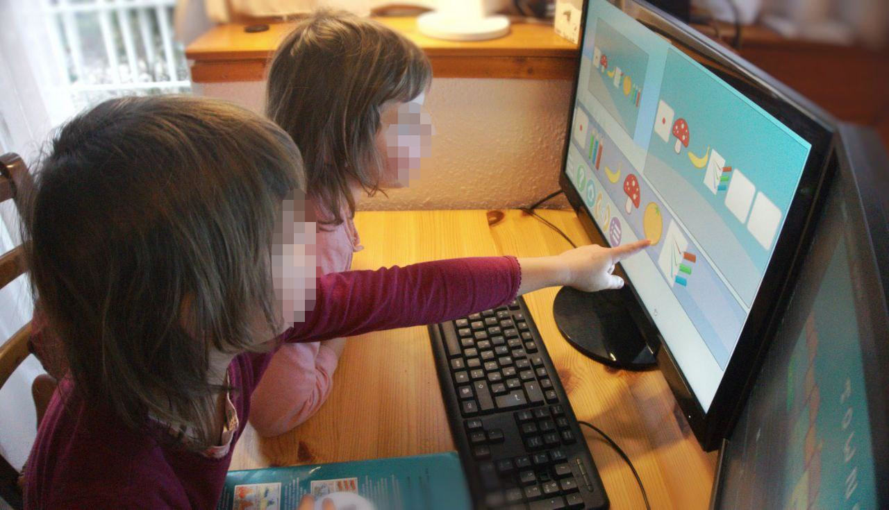 Kinderen spelen met GCompris